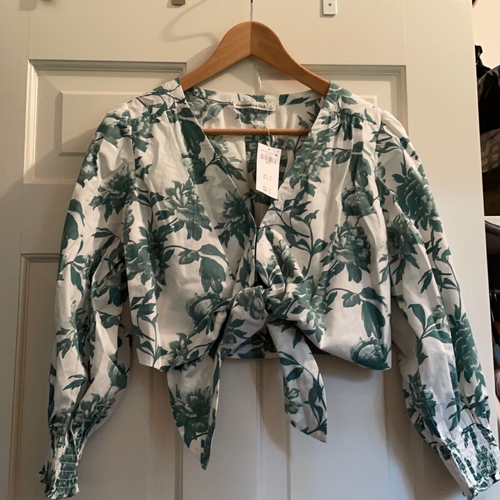 Abercrombie 3/4 Sleeve Poplin crop top